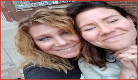 Meet his sister Julia Brown